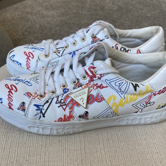 Guess Los Angeles collective brand. 6.5 shoes with bright and bold colors. - Picture 5 of 5